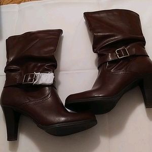 Report footwear boots Brown leather